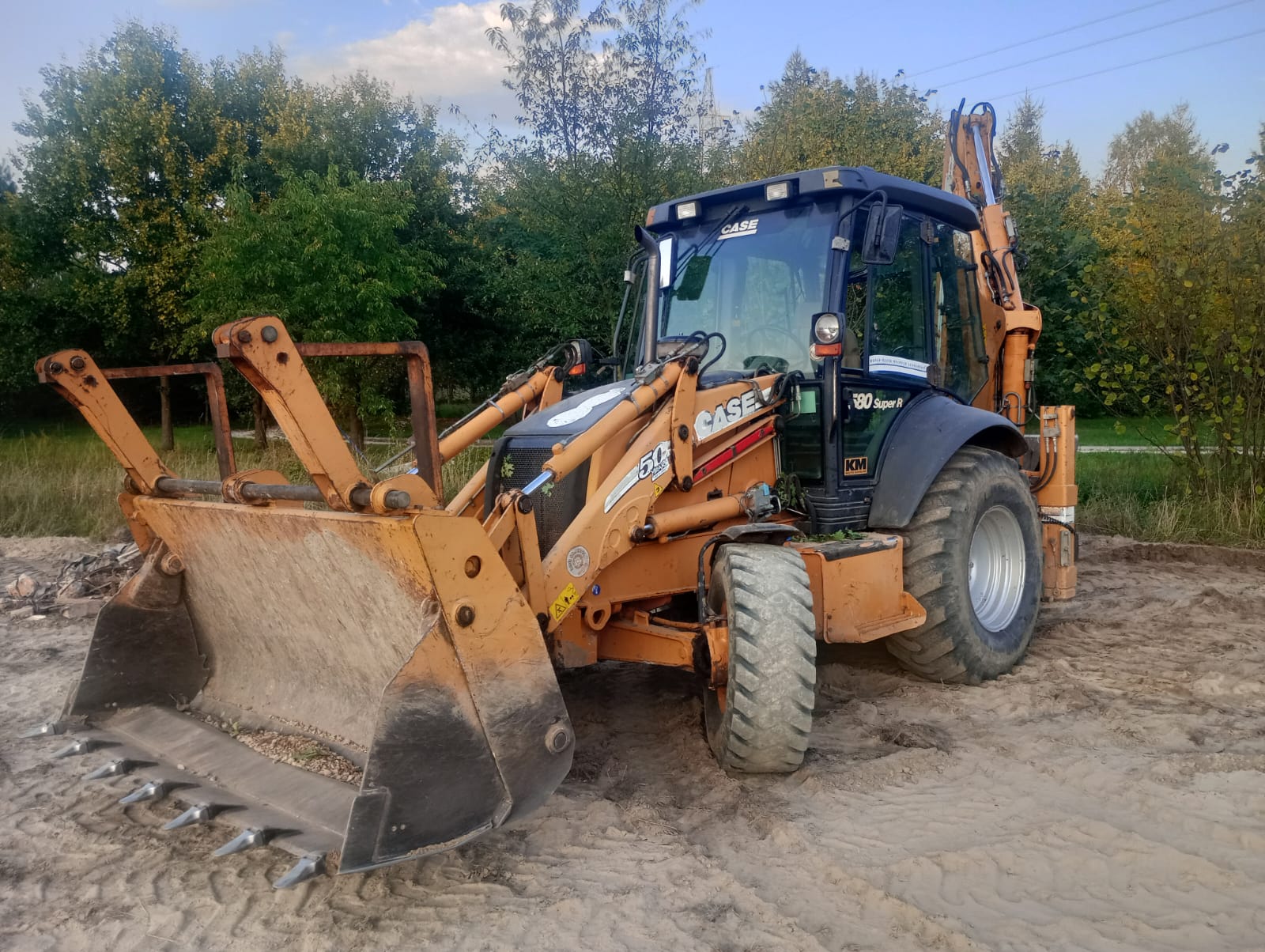 Koparko-ładowarka - roboty ziemne