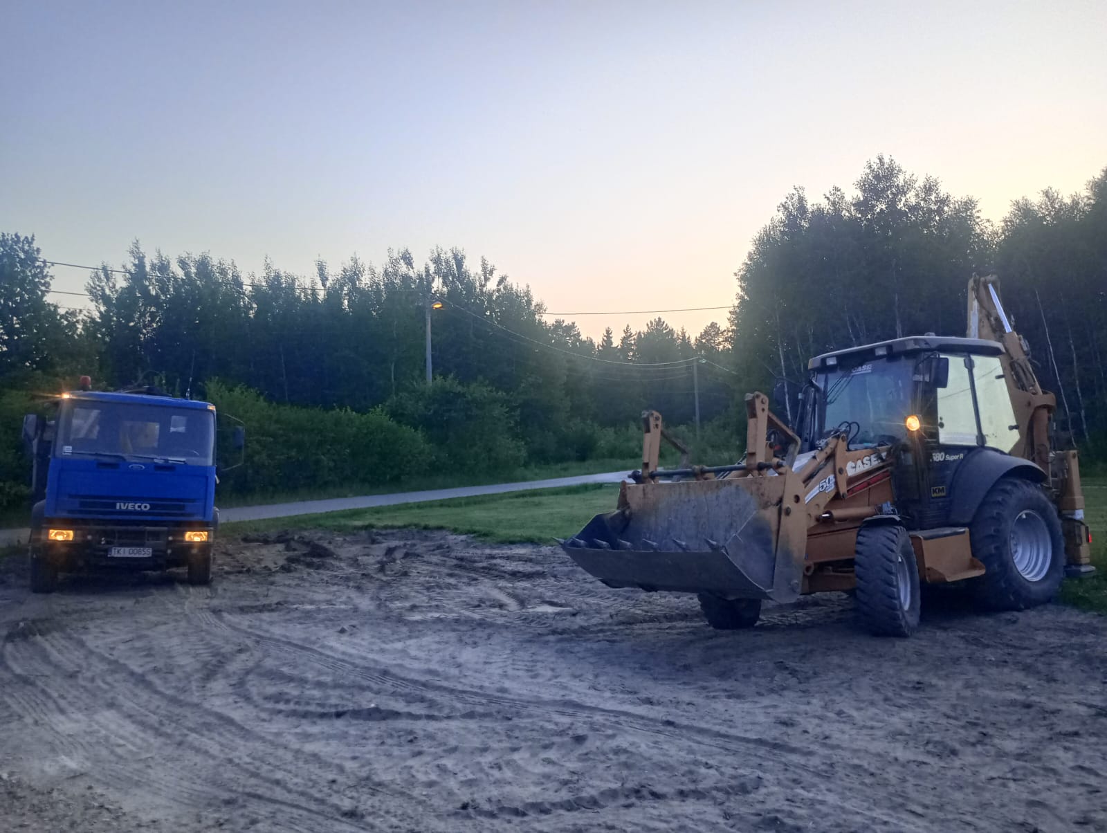 Roboty ziemne - wykopy koparką